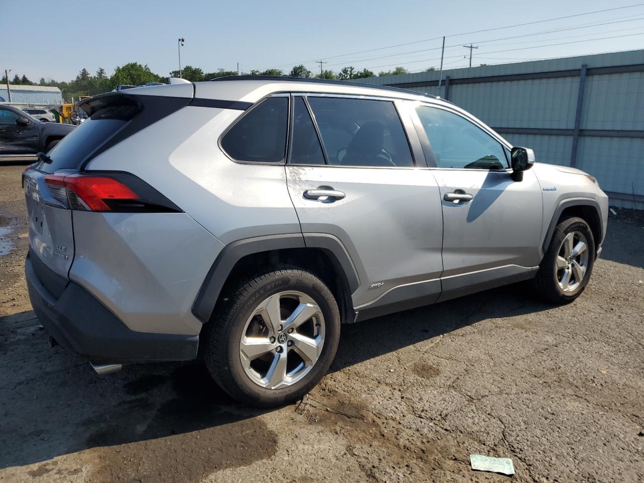 2021 Toyota Rav4 Xle Premium - Фото 3