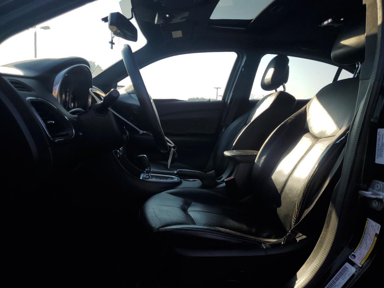 2014 Chrysler 200 Limited - Фото 7