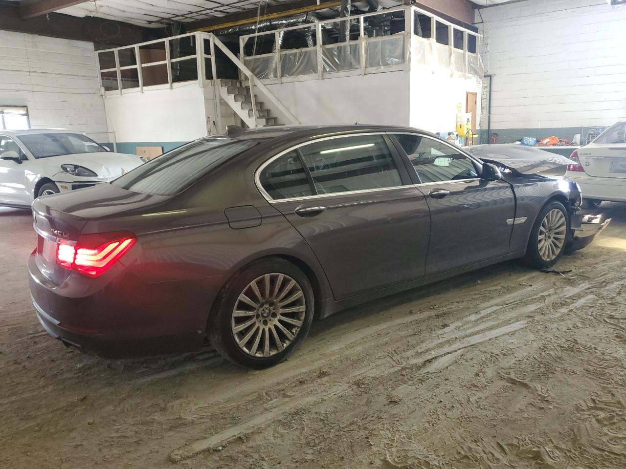 2014 BMW 740 Li - Фото 3