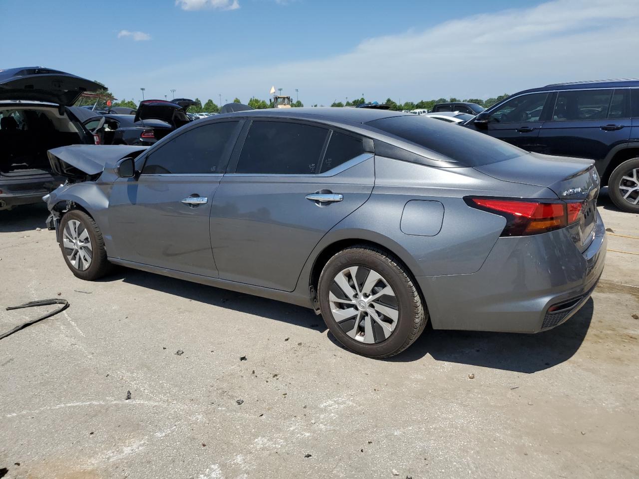 2022 Nissan Altima S - Фото 2