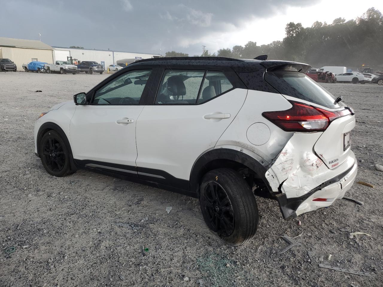 2023 Nissan Kicks Sr - Фото 2