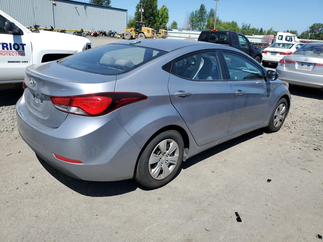 2016 Hyundai Elantra Se - Фото 3