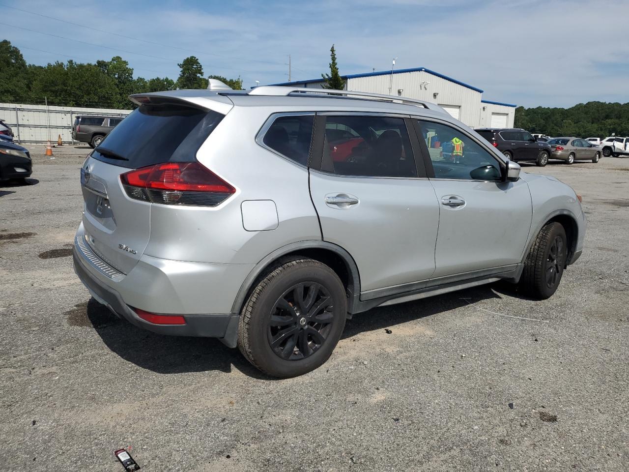2018 Nissan Rogue S - Image 3