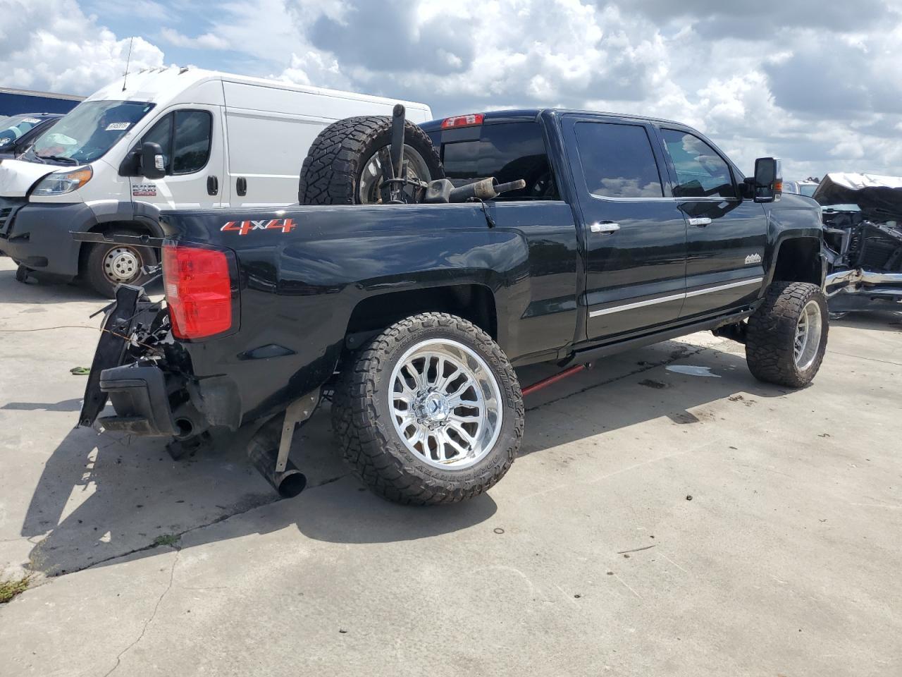 2019 Chevrolet Silverado K2500 High Country - Image 3