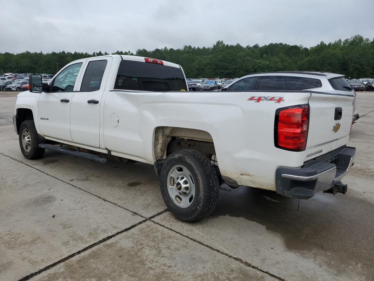 2016 Chevrolet Silverado K2500 Heavy Duty - Image 2