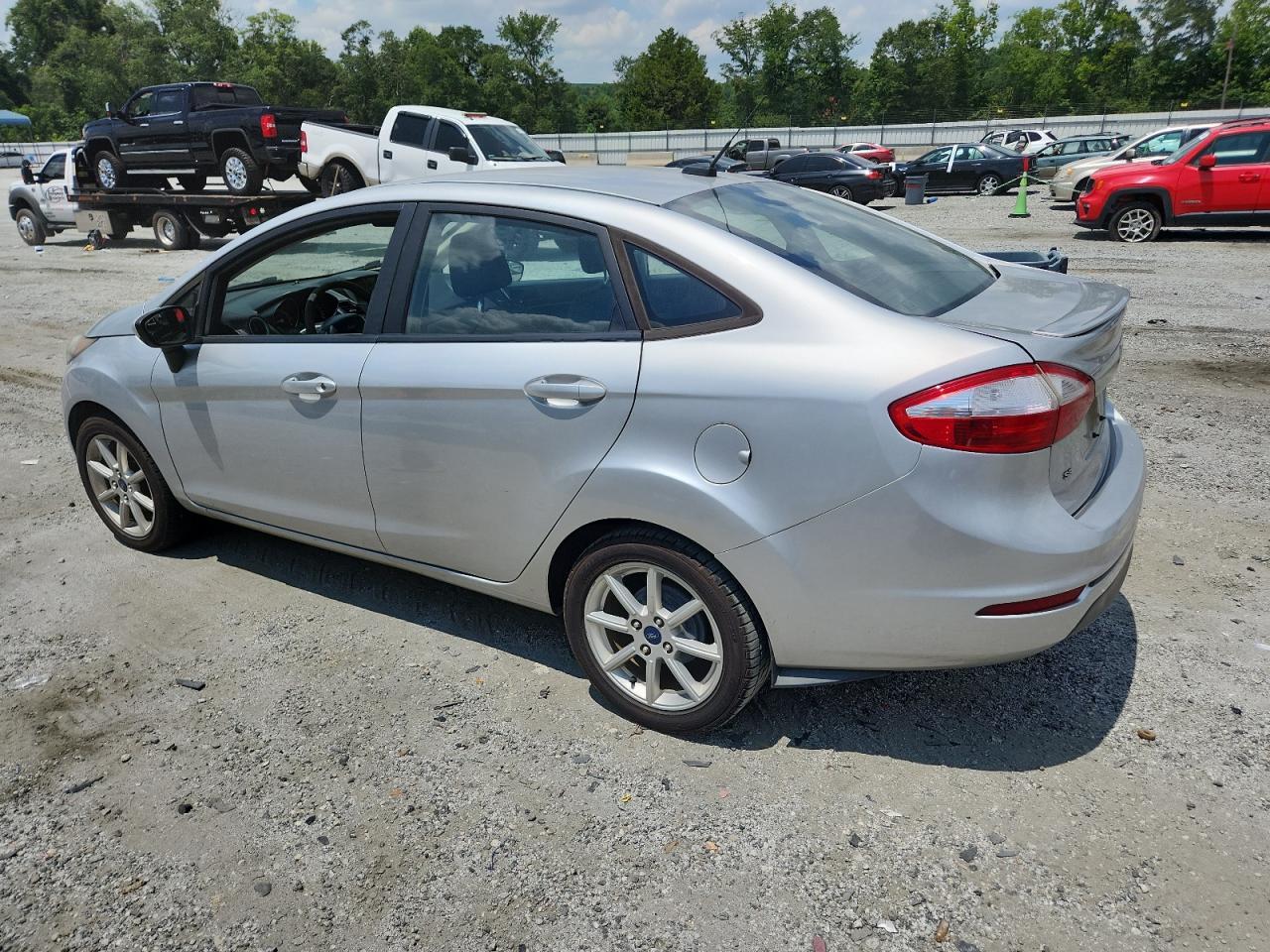 2017 Ford Fiesta Se - Image 2