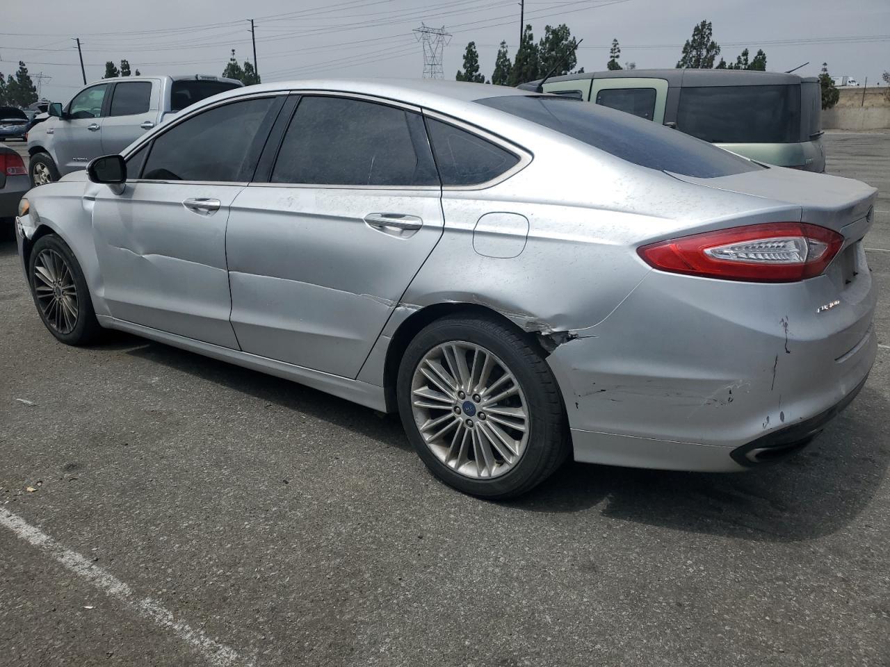 2014 Ford Fusion Se - Фото 2
