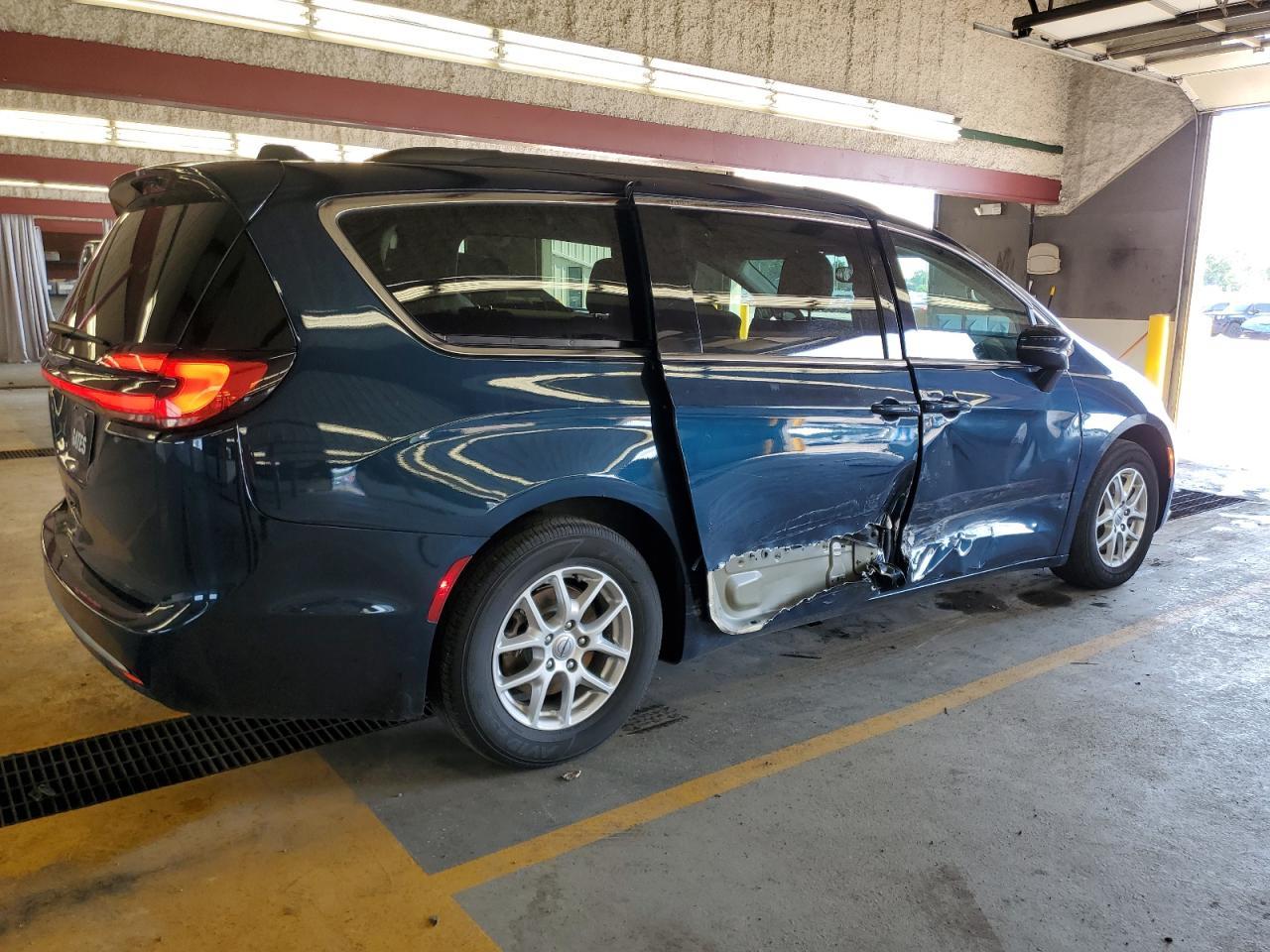 2022 Chrysler Pacifica Touring L - Фото 3