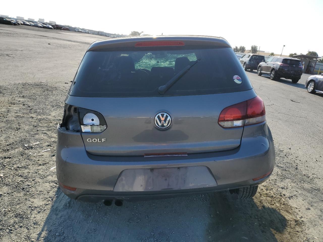 2010 Volkswagen Golf - Фото 6