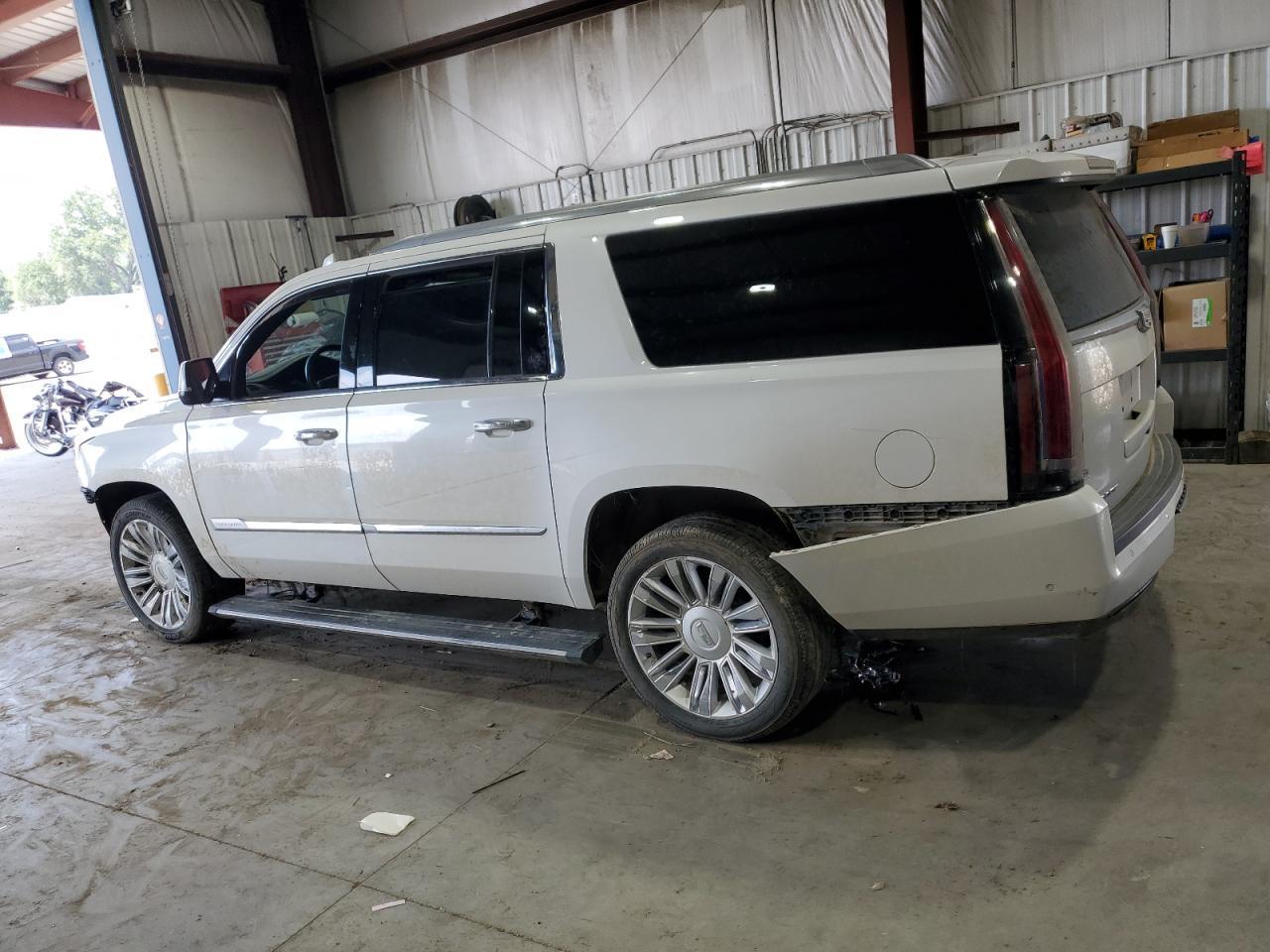 2017 Cadillac Escalade Esv Platinum - Image 2