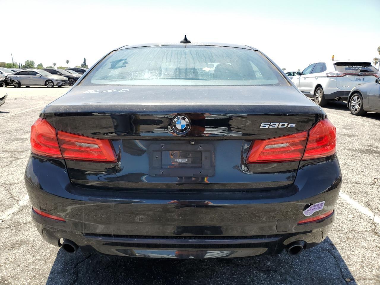 2019 BMW 530E - Фото 6