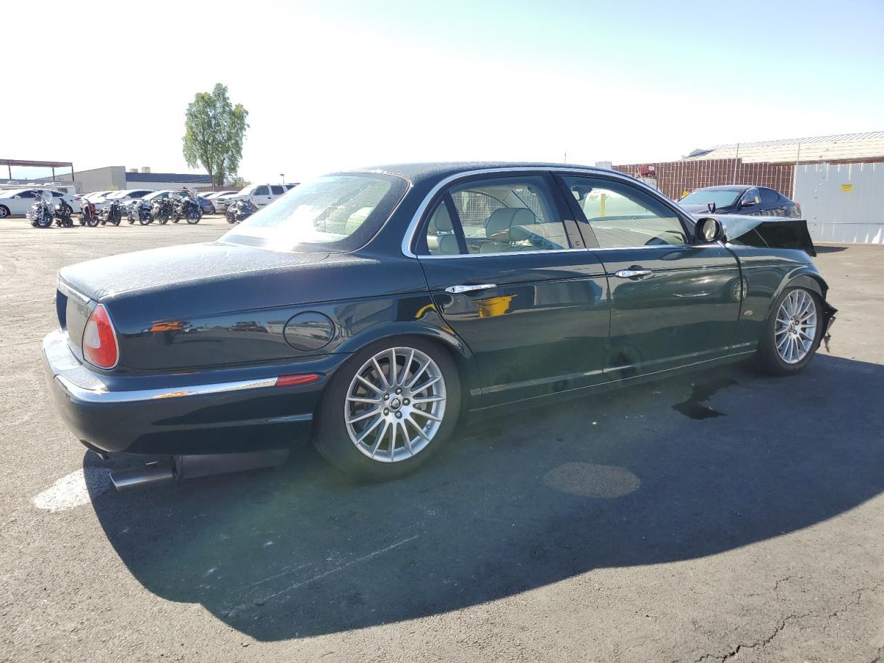 2007 Jaguar Xj8 - Image 3