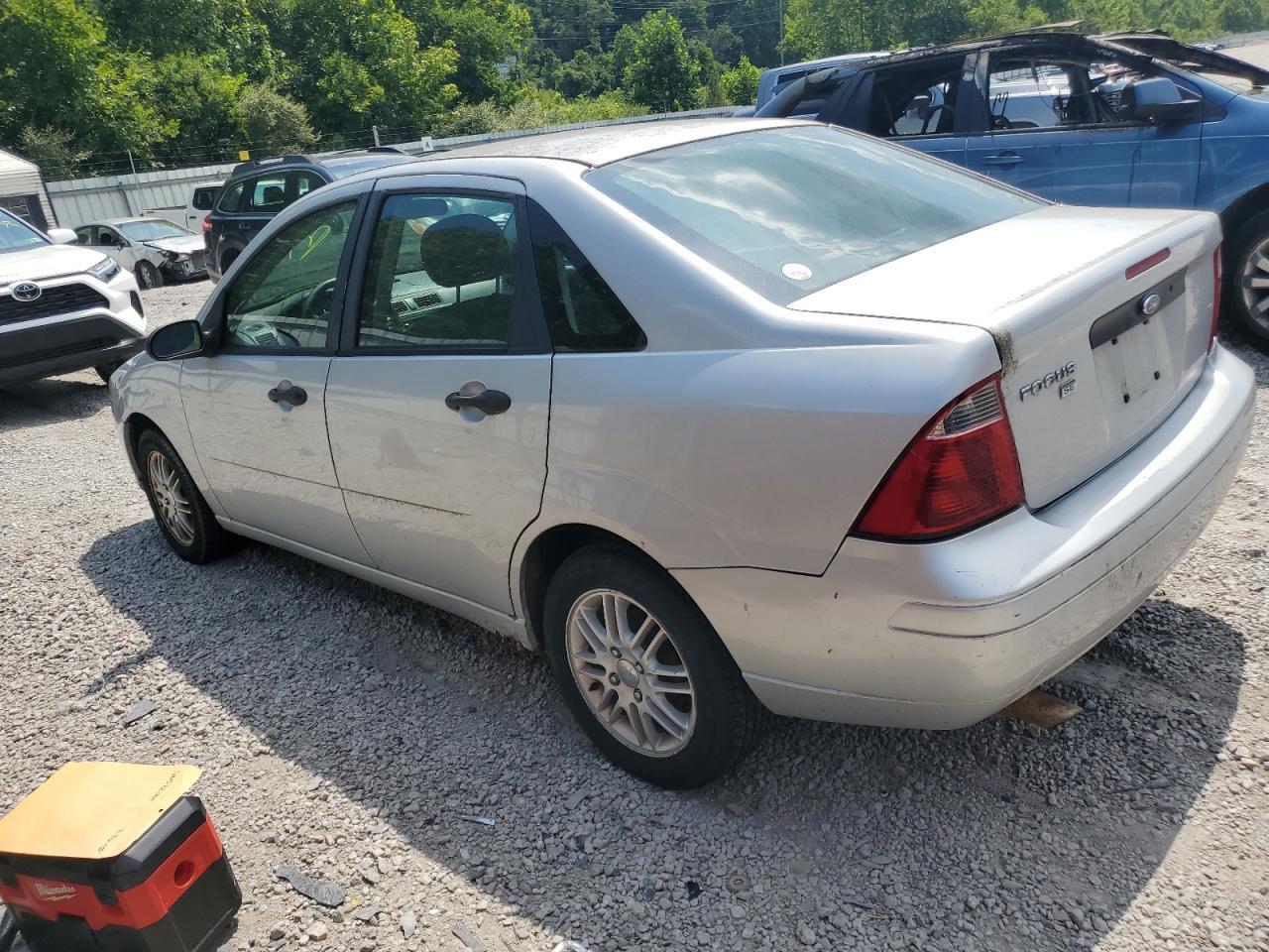 2007 Ford Focus Zx4 - Image 2