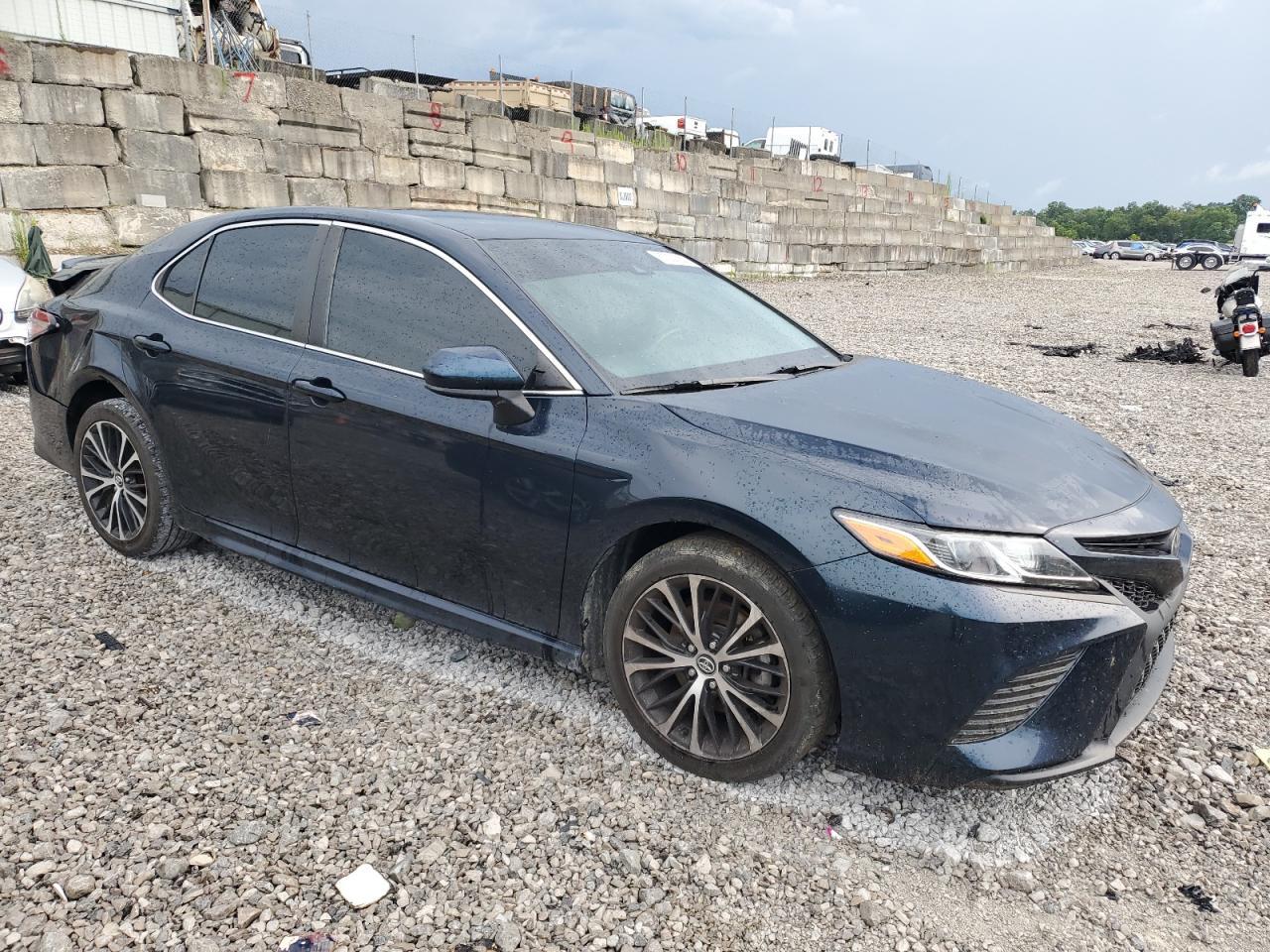 2019 Toyota Camry L - Фото 4