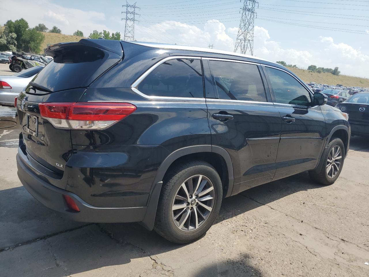 2018 Toyota Highlander Se - Image 3