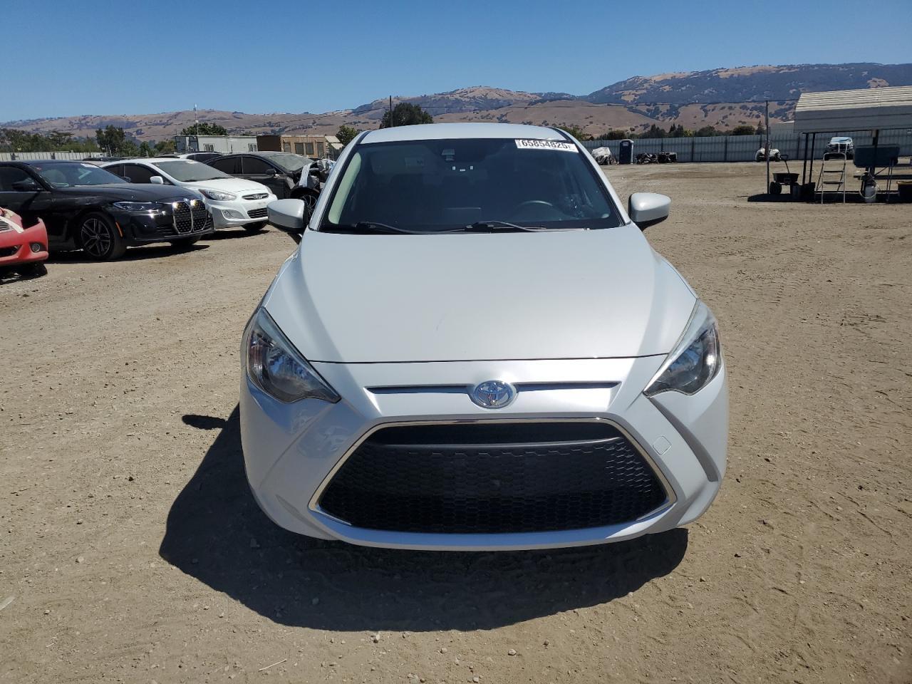 2019 Toyota Yaris L - Фото 5