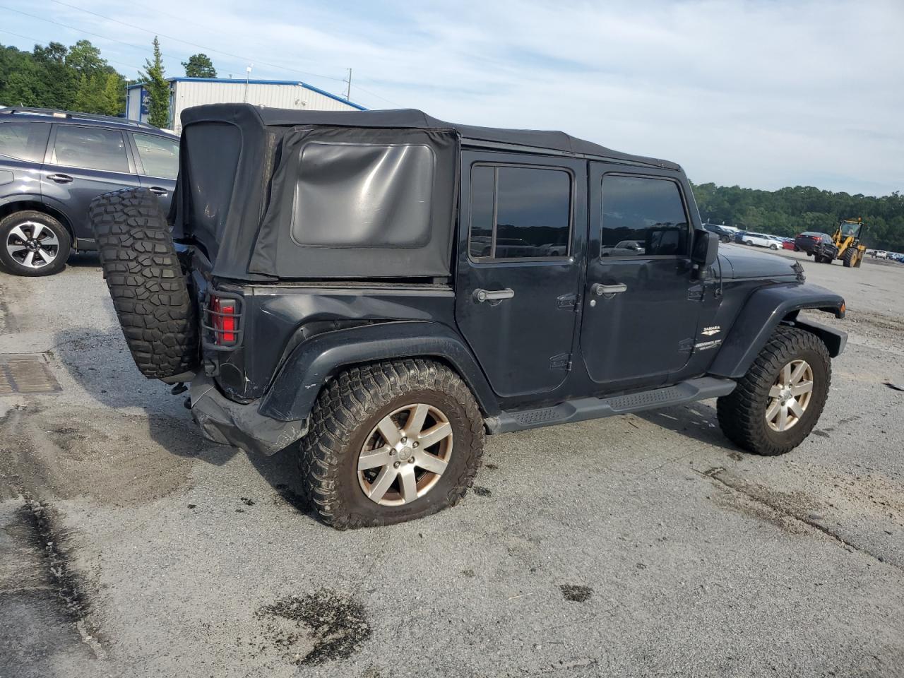 2012 Jeep Wrangler Unlimited Sahara - Фото 3