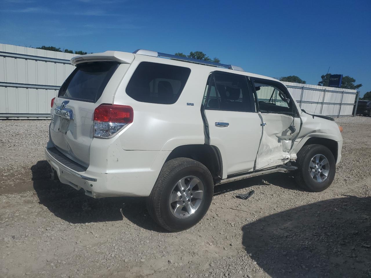 2011 Toyota 4Runner Sr5 - Image 3