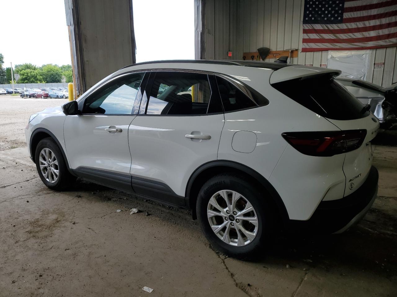 2024 Ford Escape Active - Image 2