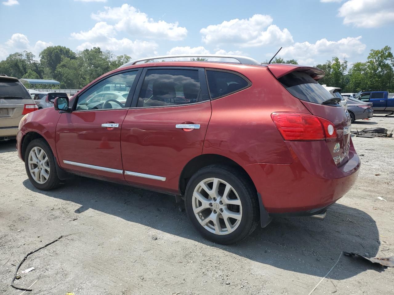 2013 Nissan Rogue S - Image 2