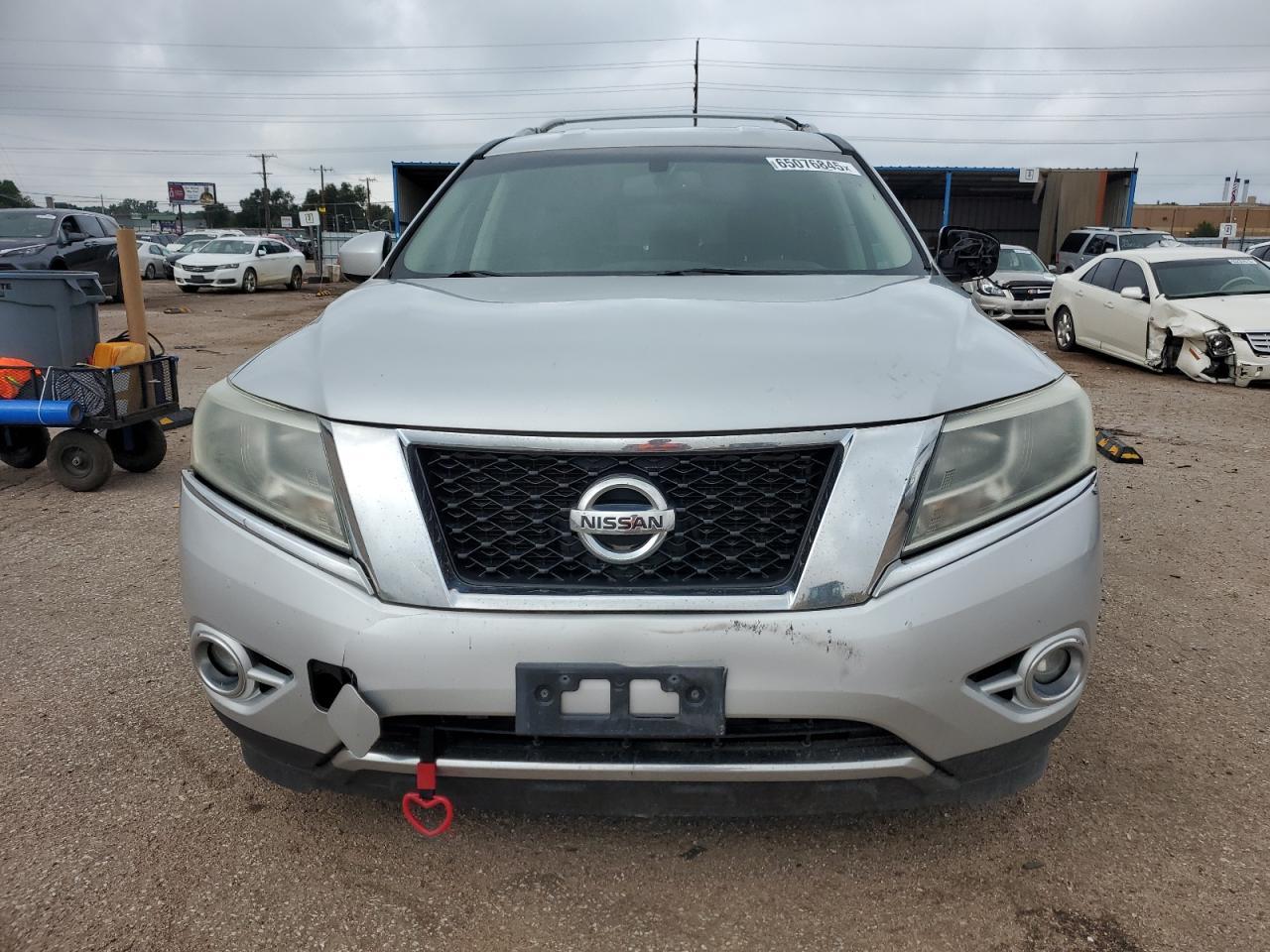 2013 Nissan Pathfinder S - Image 5