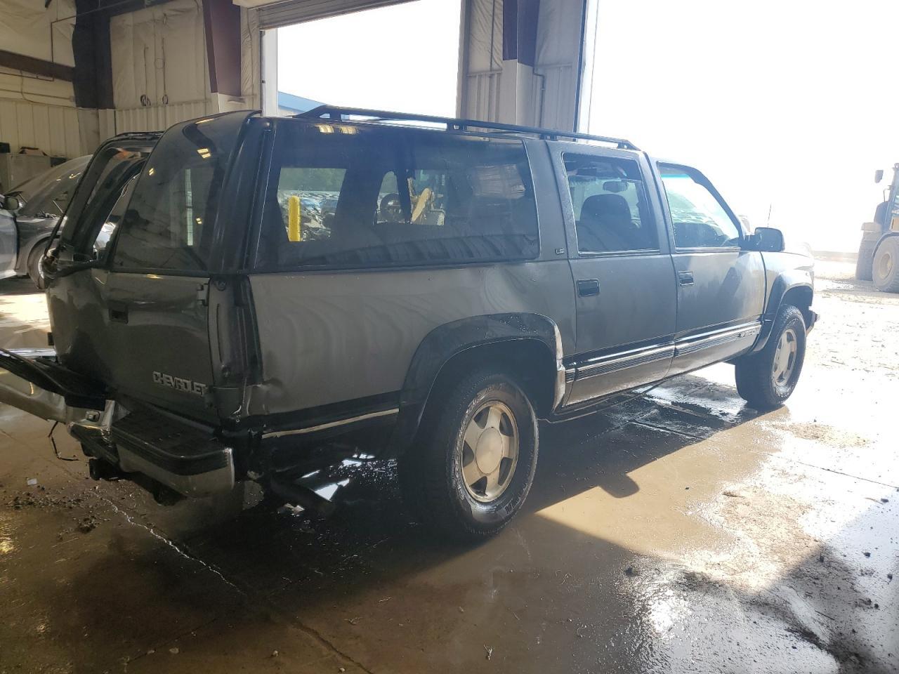 1999 Chevrolet Suburban K1500 - Image 3