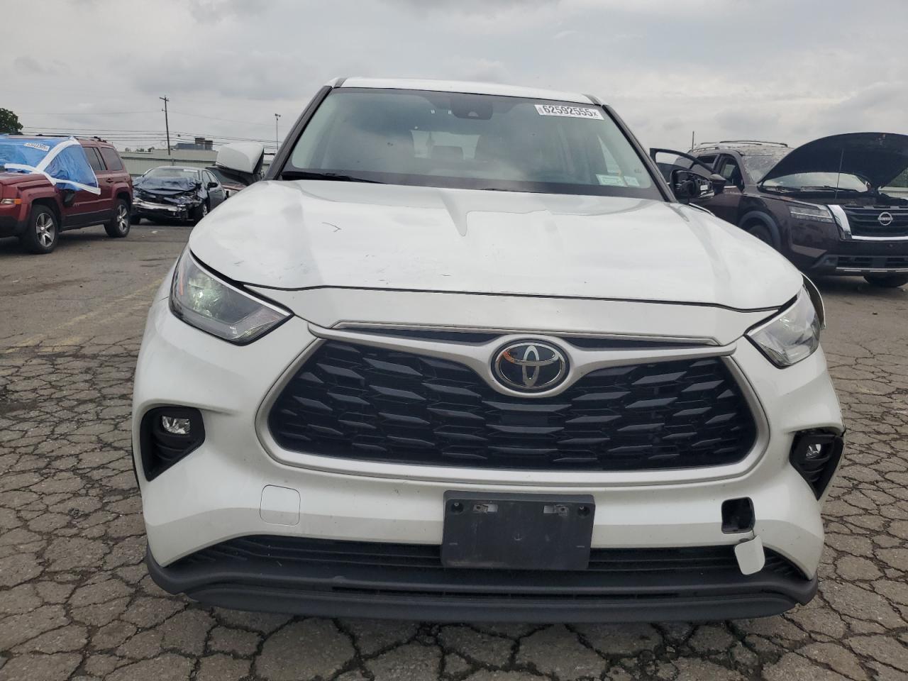 2023 Toyota Highlander L - Image 5