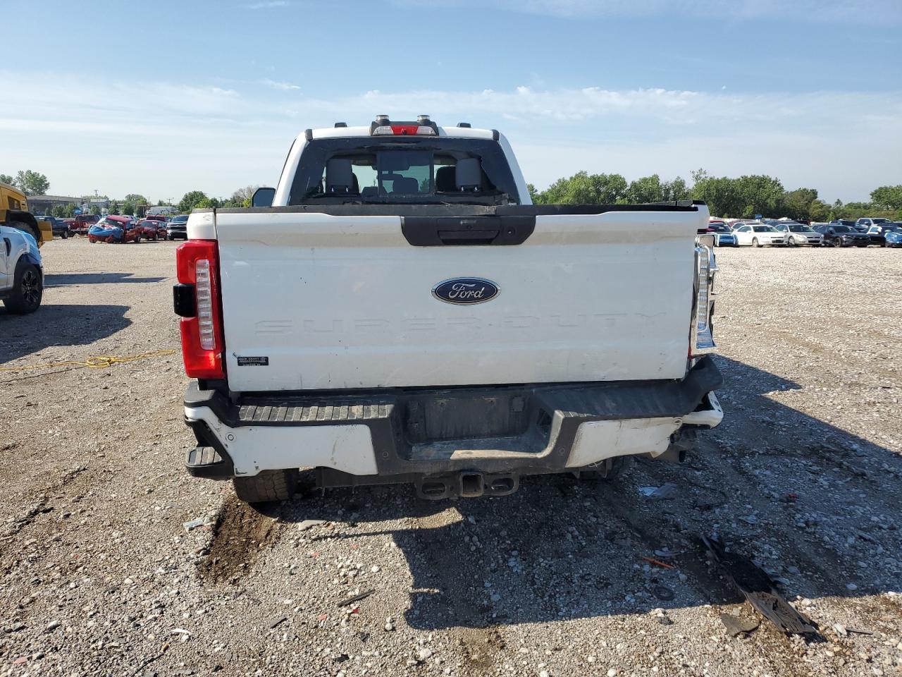 2023 Ford F350 Super Duty - Фото 6