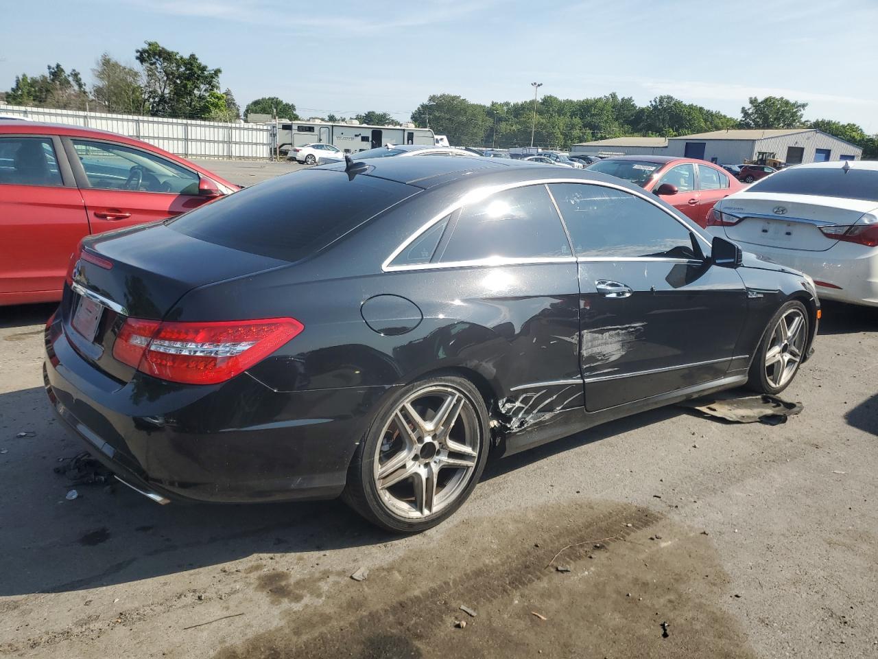 2011 Mercedes-Benz E 550 - Фото 3