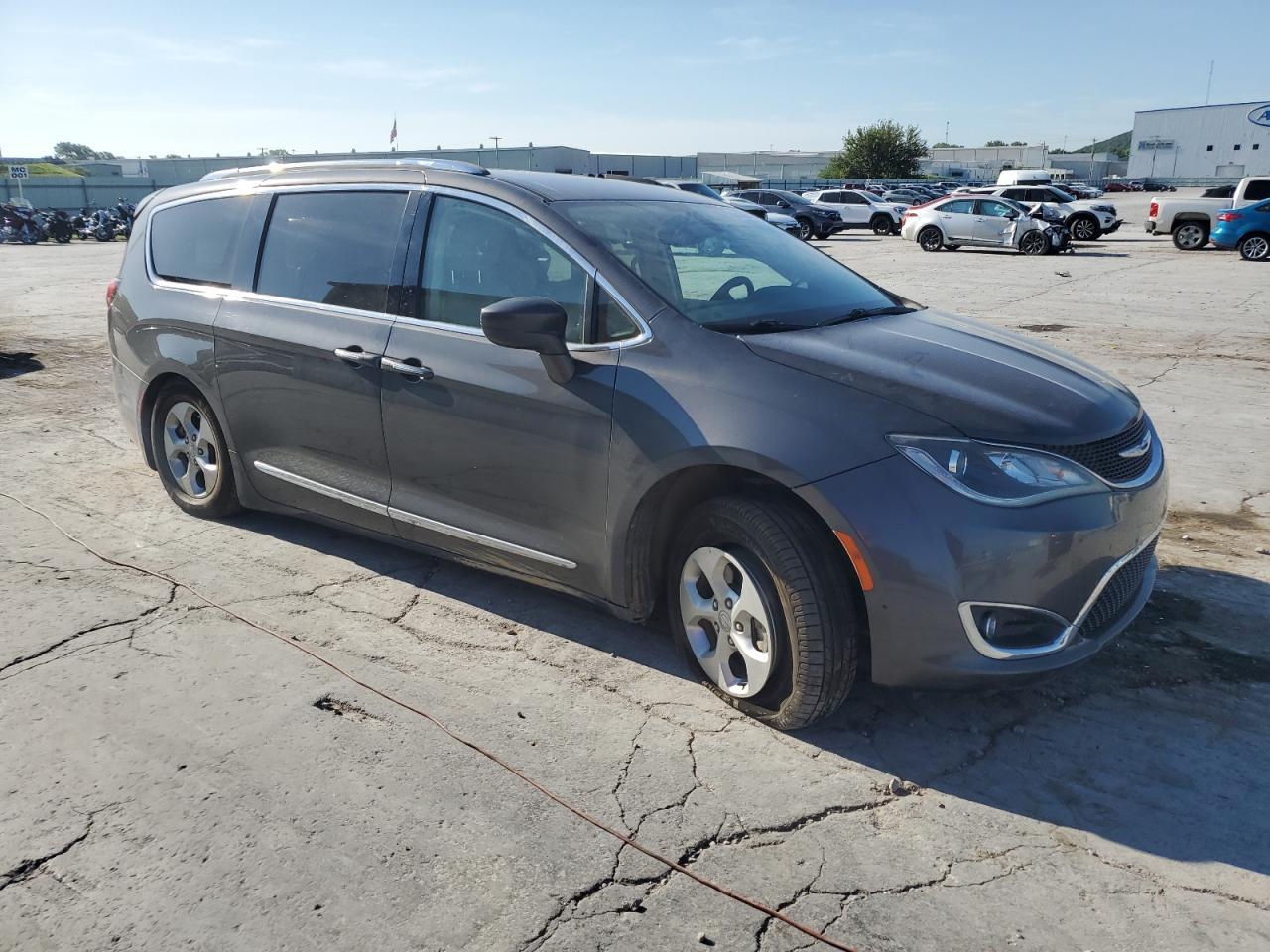 2017 Chrysler Pacifica Touring L Plus - Image 4