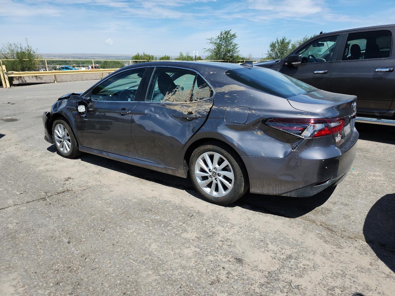 2024 Toyota Camry Le - Фото 2