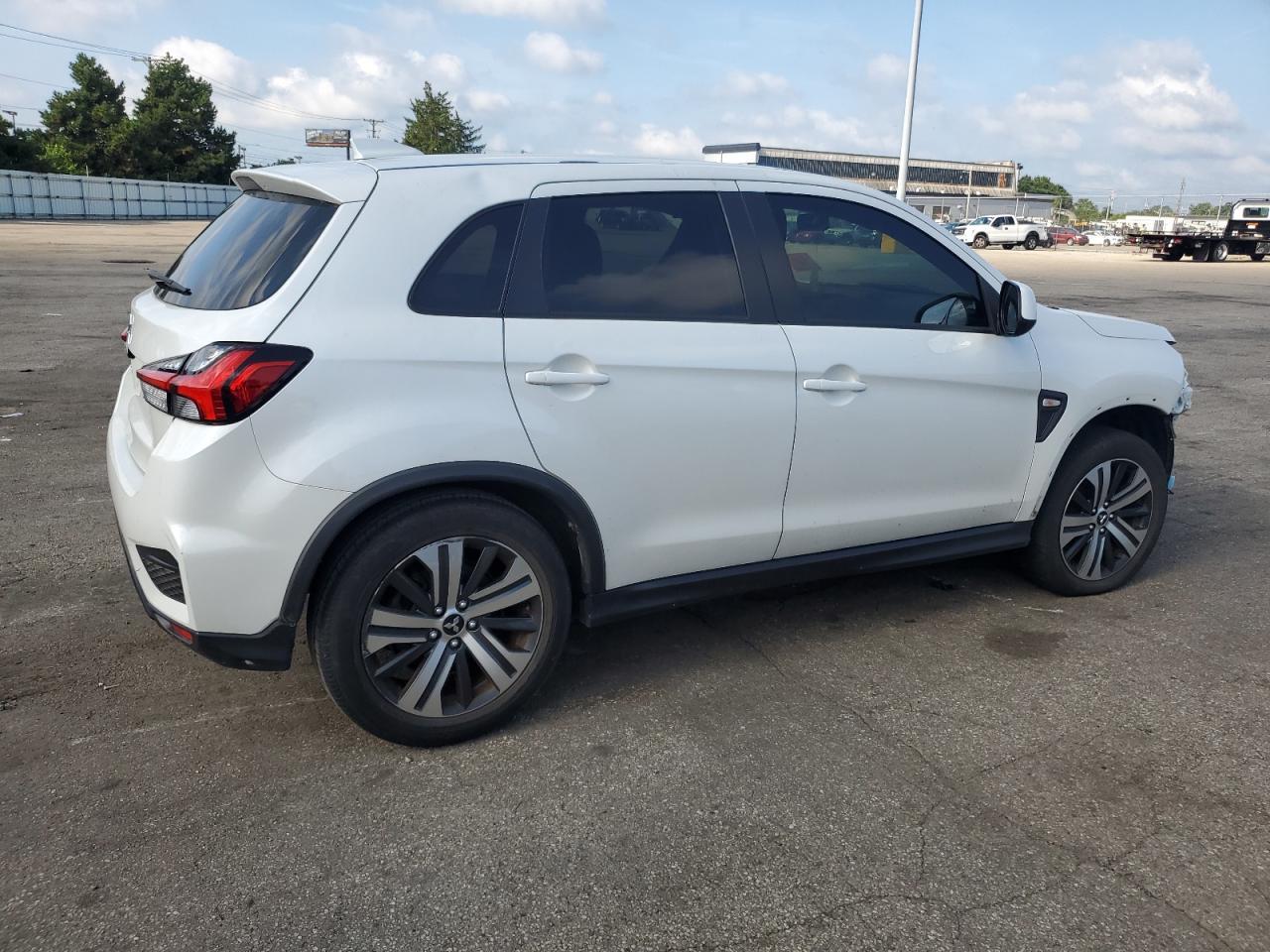2020 Mitsubishi Outlander Sport Es - Фото 3