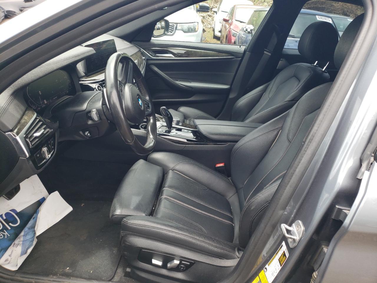 2020 BMW 530E - Фото 7