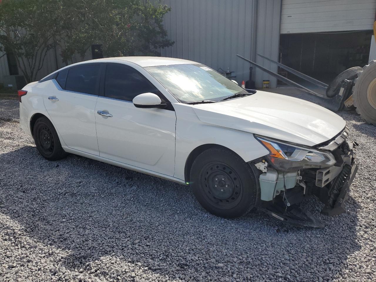 2019 Nissan Altima S - Image 4