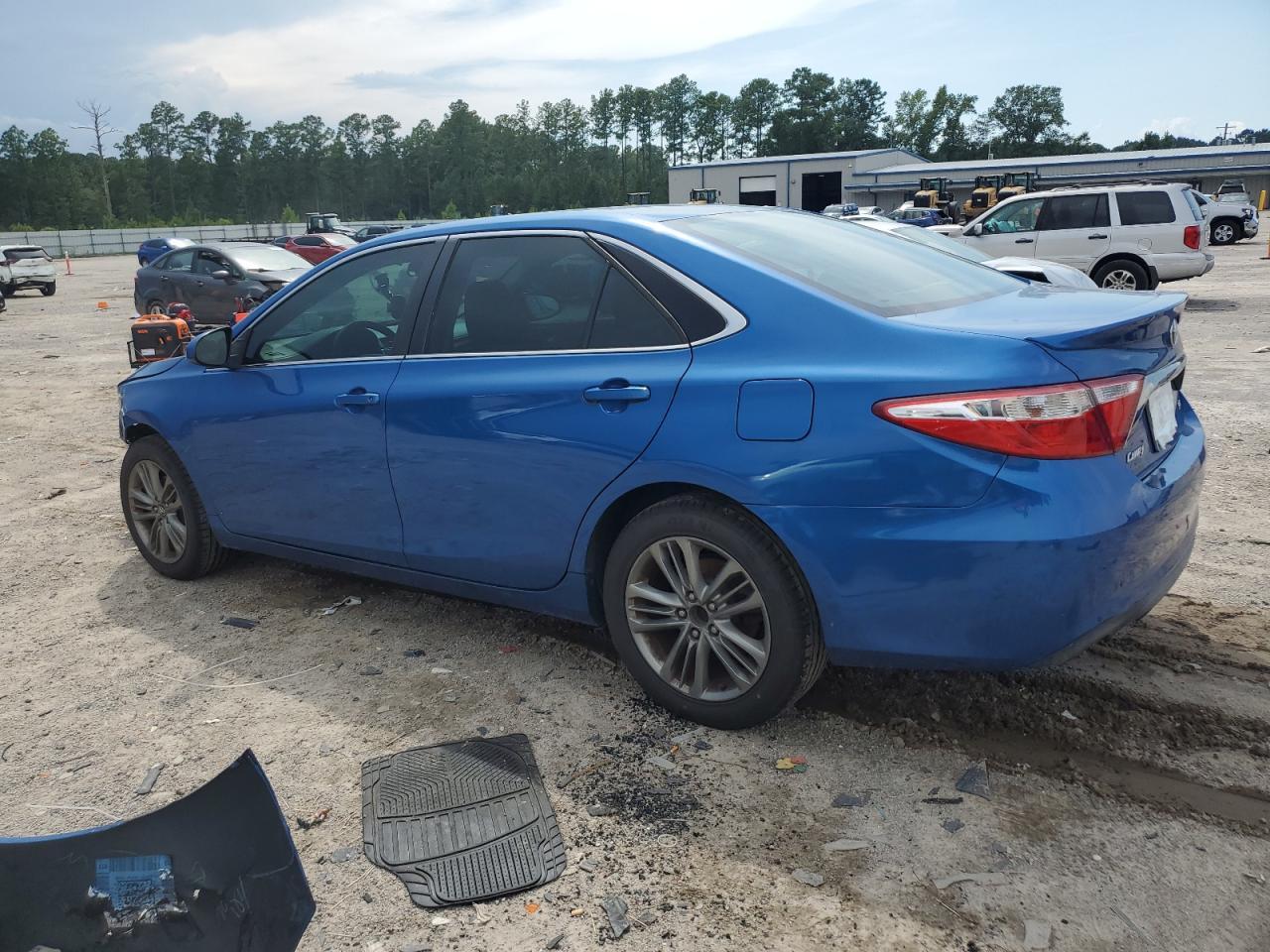 2017 Toyota Camry Le - Фото 2
