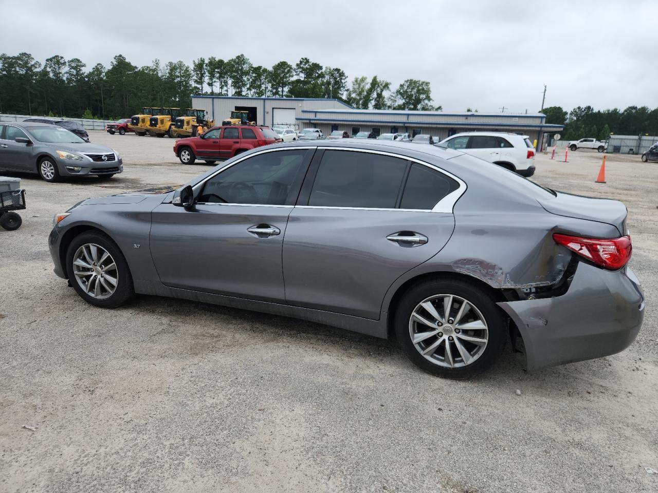 2015 Infiniti Q50 Base - Image 2