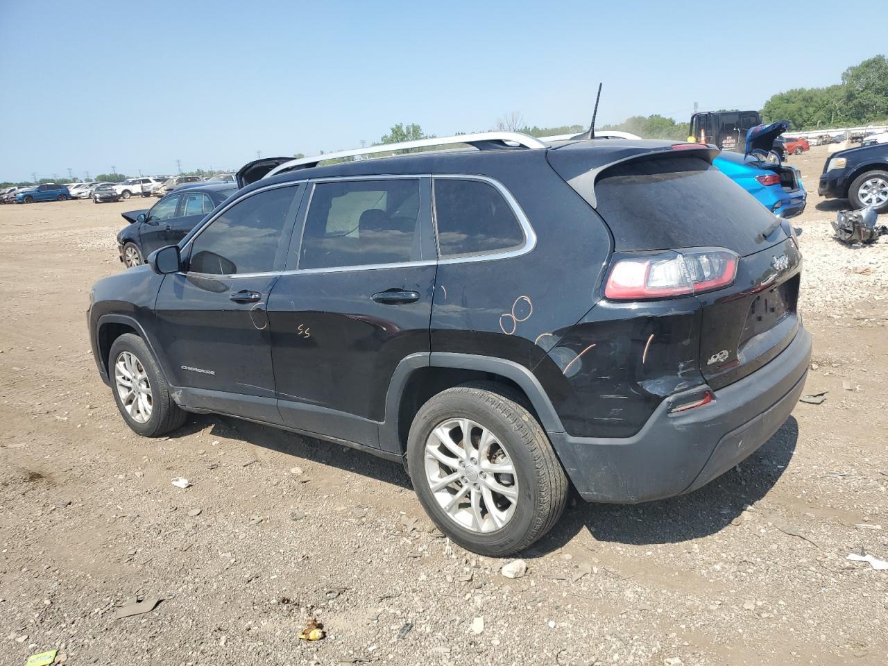 2019 Jeep Cherokee Latitude - Image 2