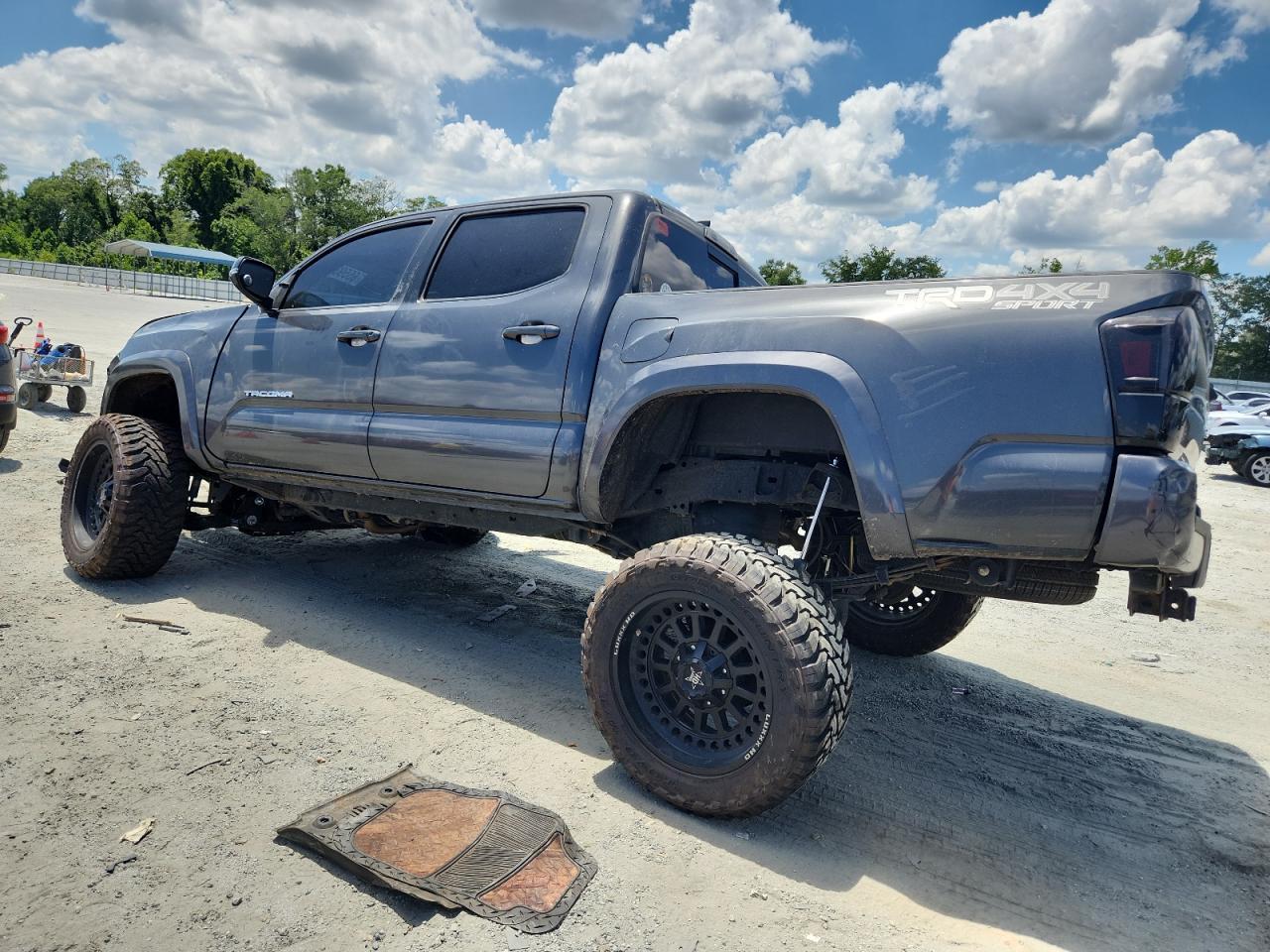 2019 Toyota Tacoma Double Cab - Image 2