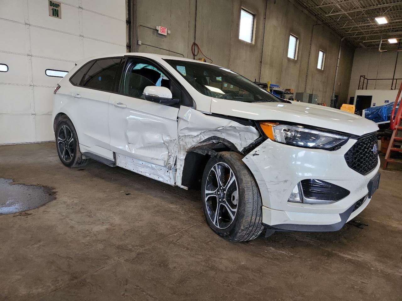 2022 Ford Edge St - Image 4
