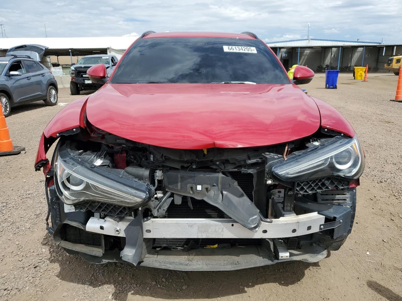 2019 Alfa Romeo Stelvio Ti - Image 5