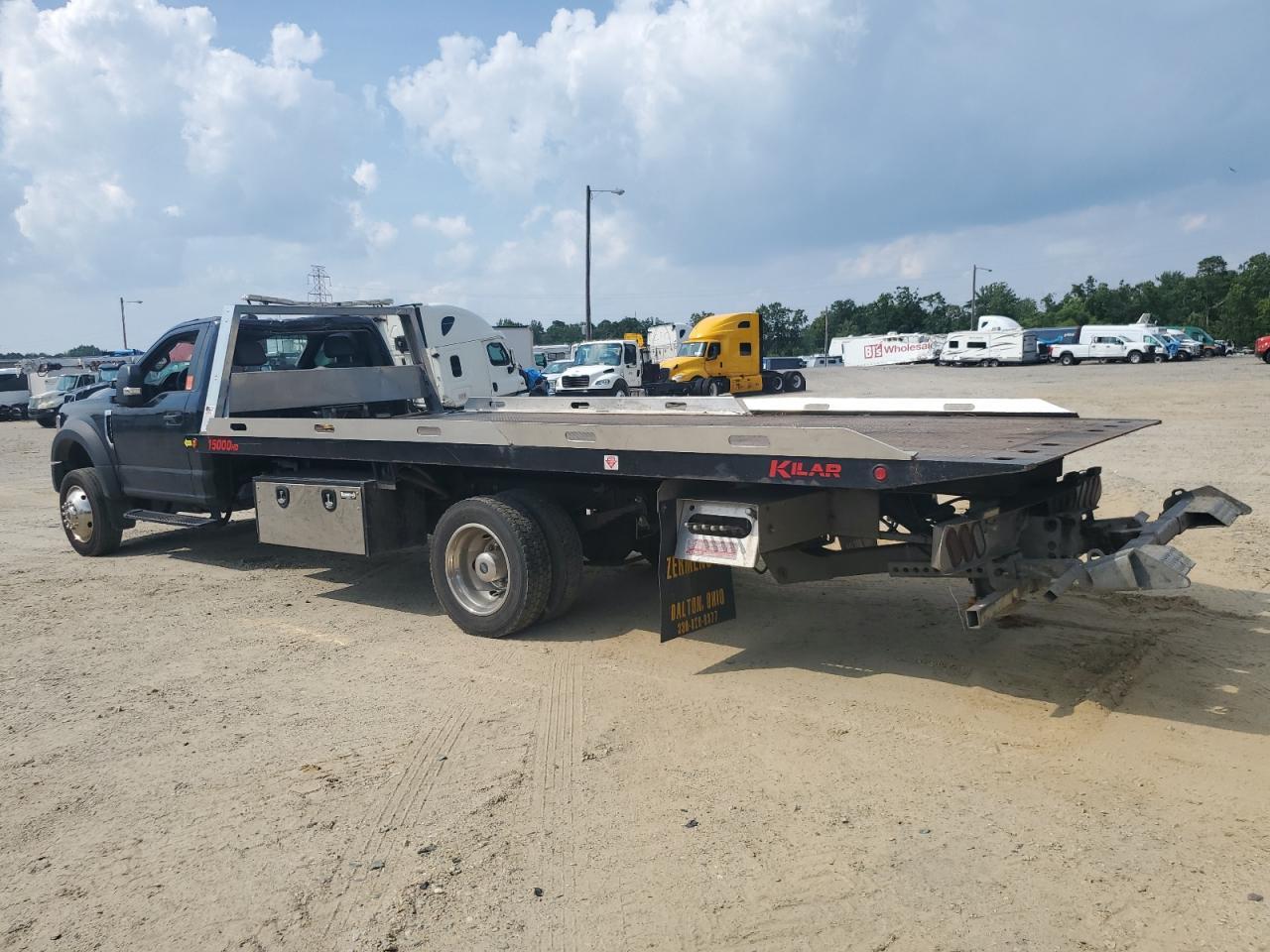 2022 Ford F550 Super Duty - Image 2