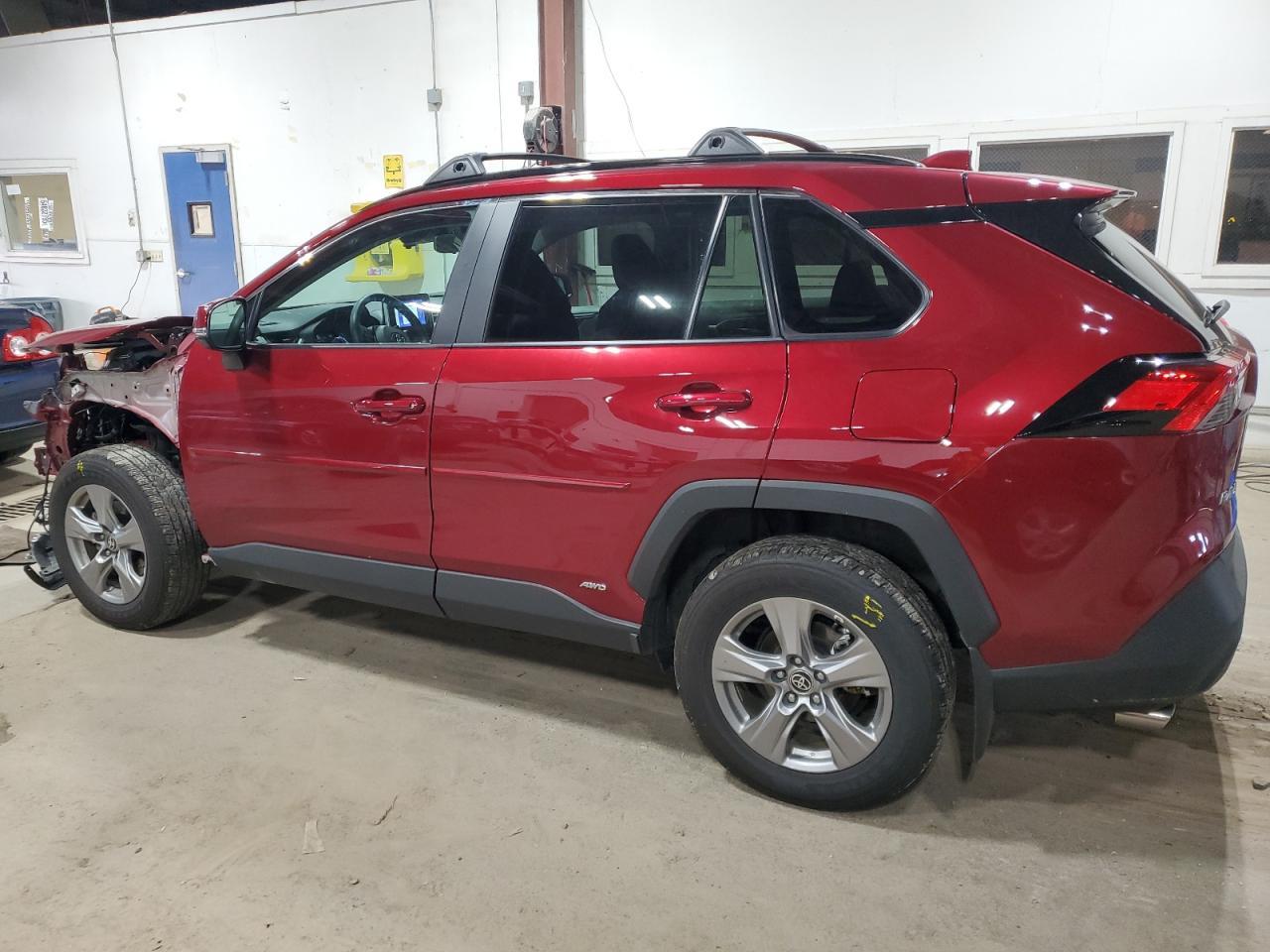 2025 Toyota Rav4 Xle - Image 2