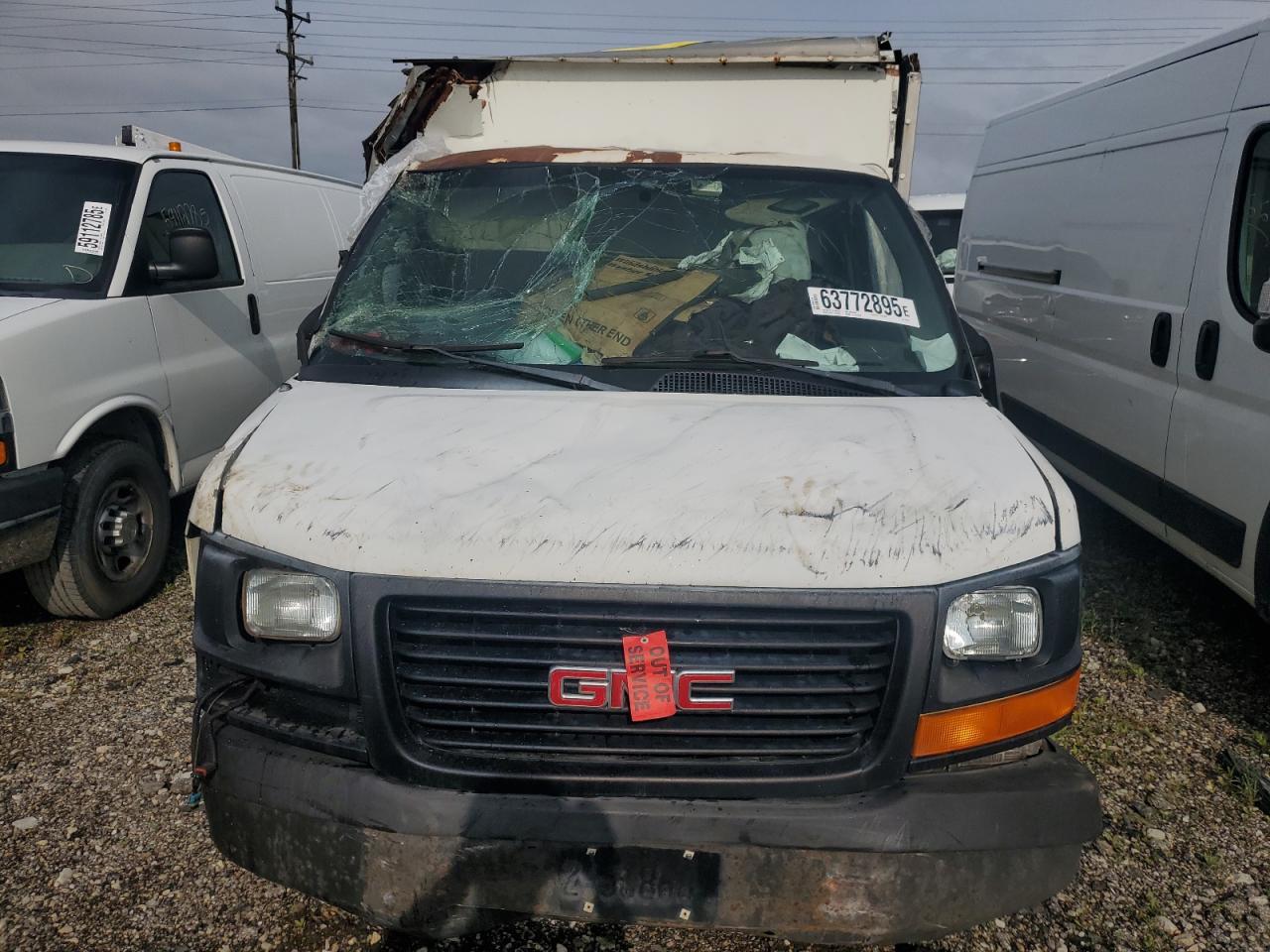 2004 GMC Savana Cutaway G3500 - Фото 5