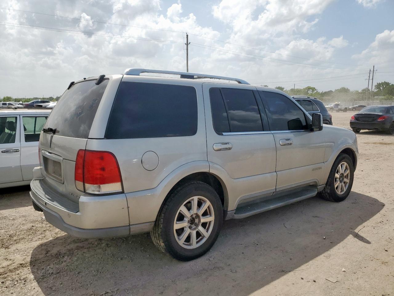 2005 Lincoln Aviator - Фото 3