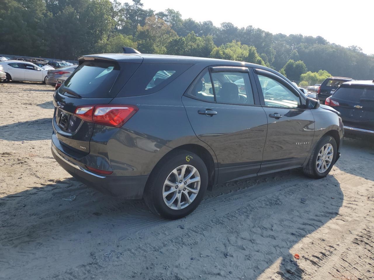 2018 Chevrolet Equinox Ls - Фото 3