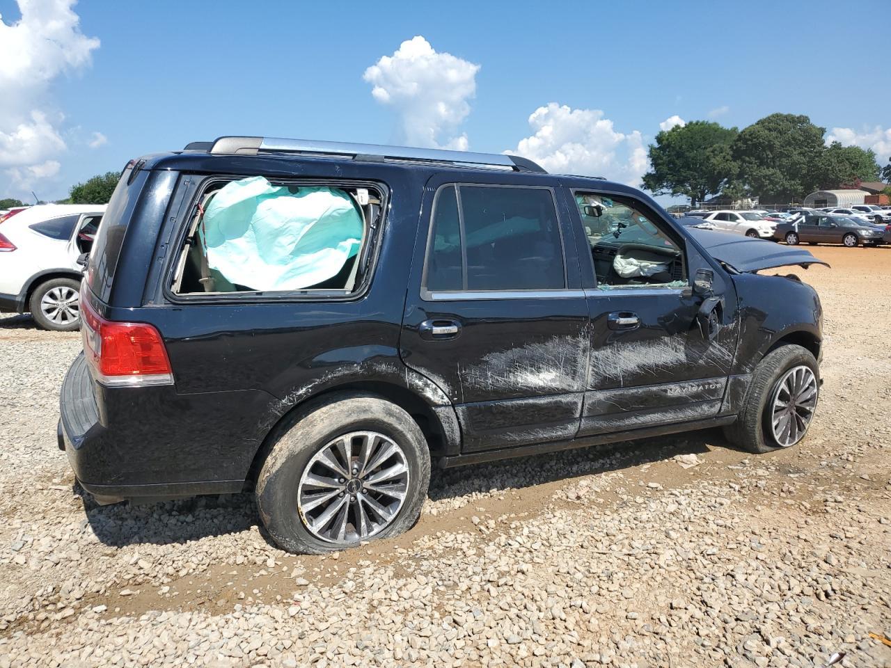 2016 Lincoln Navigator Select - Image 3