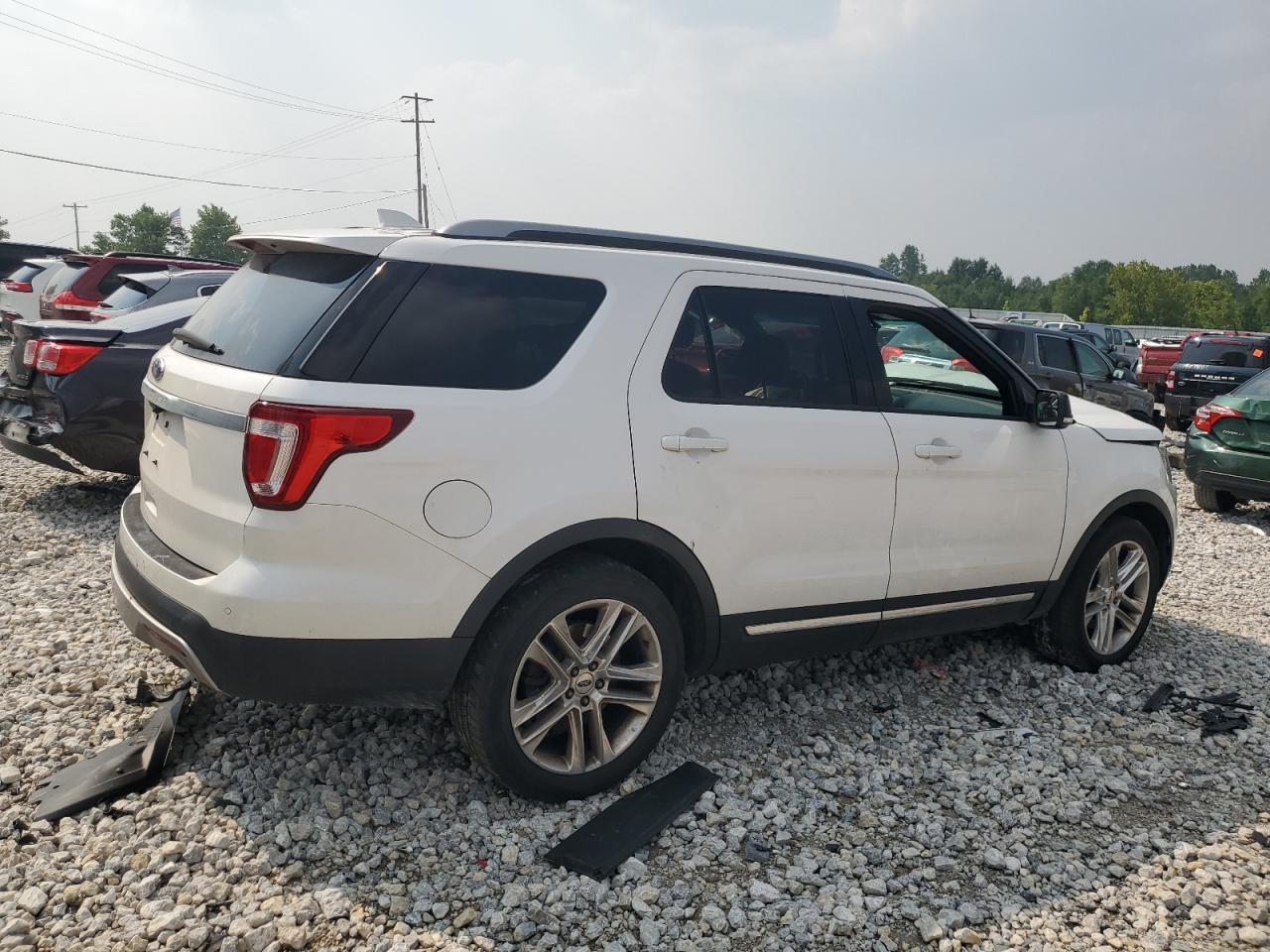 2017 Ford Explorer Xlt - Фото 3