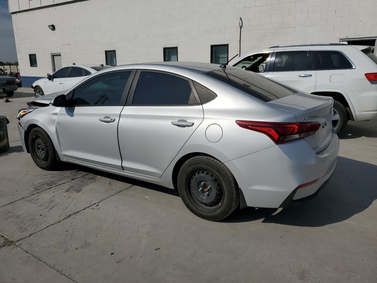 2020 Hyundai Accent Se - Фото 2