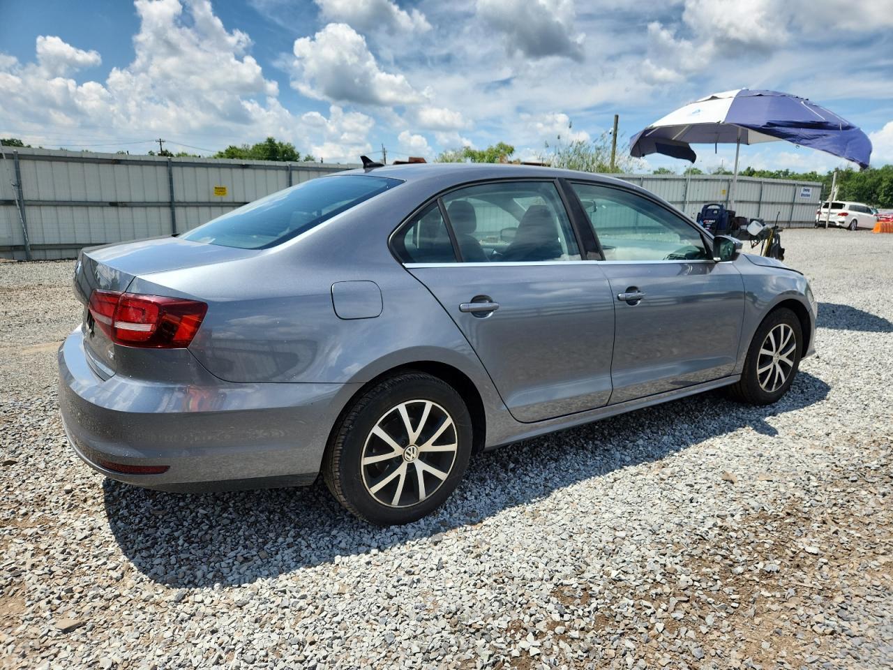 2017 Volkswagen Jetta Se - Фото 3