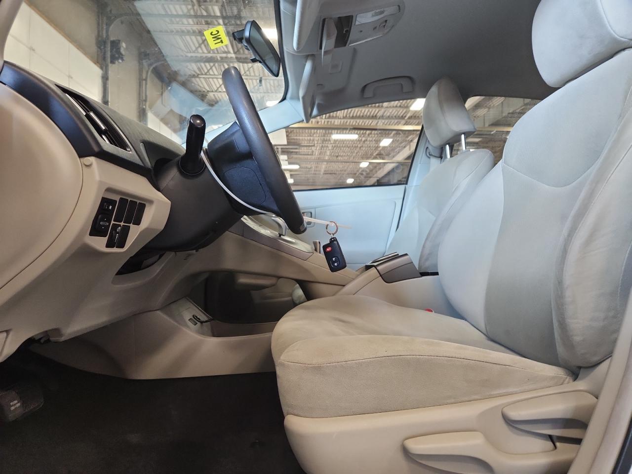 2012 Toyota Prius - Image 7
